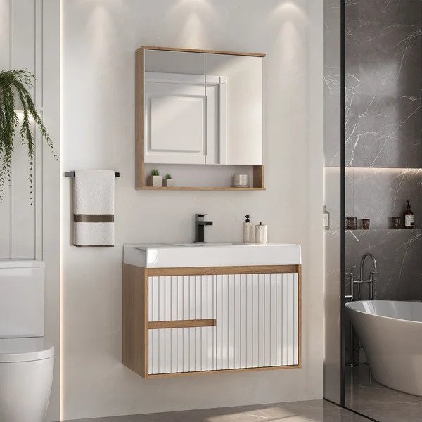 conjunto de banheiro branco e natural com a frente ripada