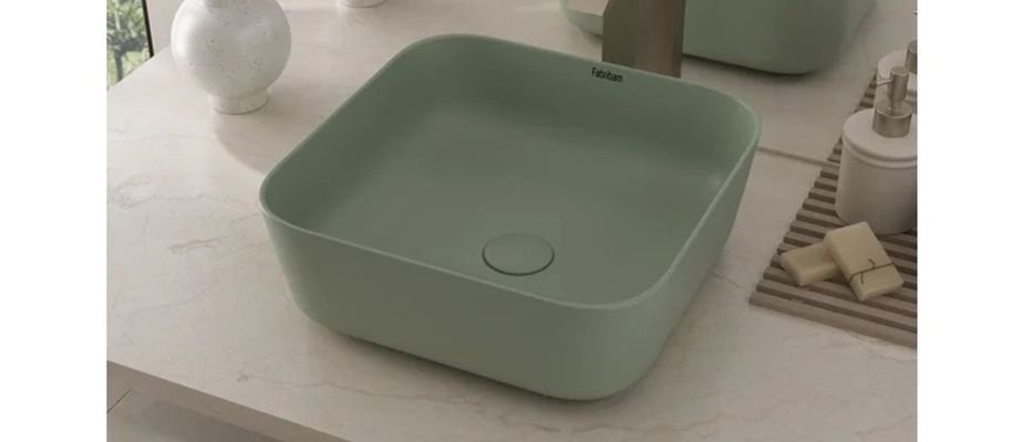 Guia da cuba de apoio para lavabo: cerâmica, mármore sintético e formatos Guia da cuba de apoio para lavabo: cerâmica, mármore sintético e formatos